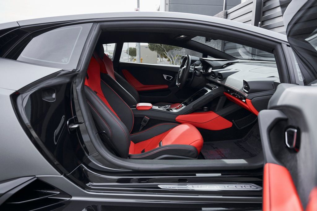 Used 2023 Lamborghini Huracan EVO image 33