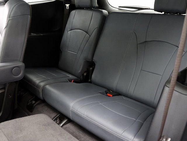Used 2020 Buick Enclave Premium w/ Sun and Sites Package AWD/4WD image 12