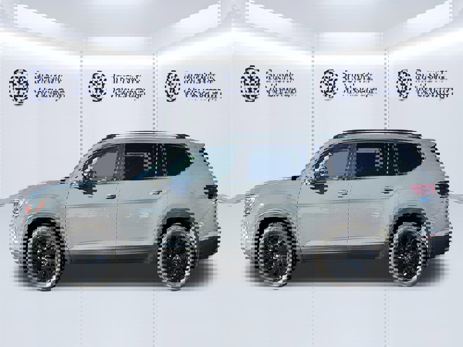 New 2026 Volkswagen Atlas SE image 3