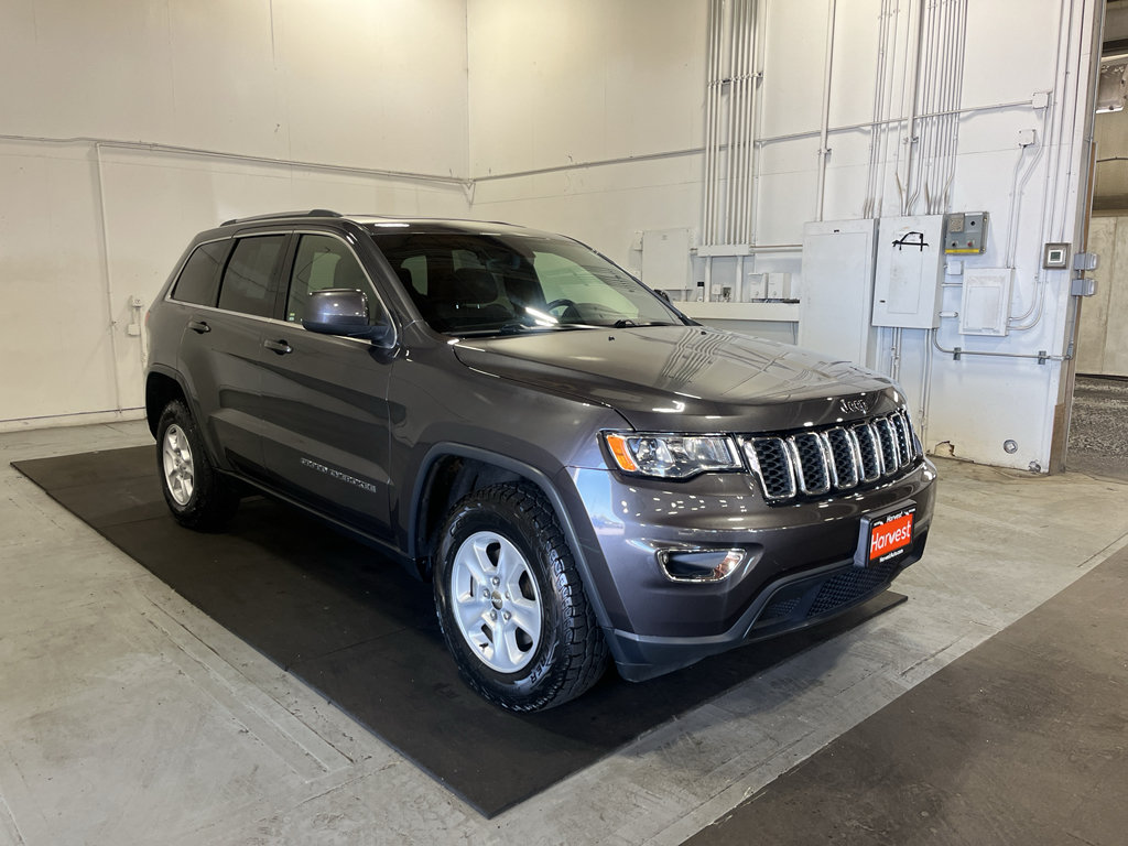 Used 2017 Jeep Grand Cherokee Laredo w/ Quick Order Package 23E AWD/4WD image 1