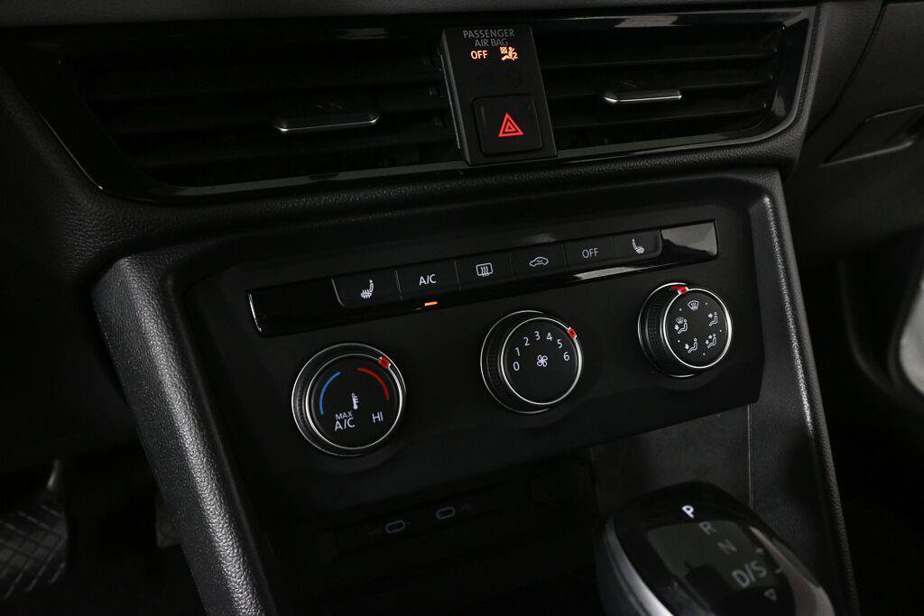 Used 2022 Volkswagen Taos SE FWD image 14