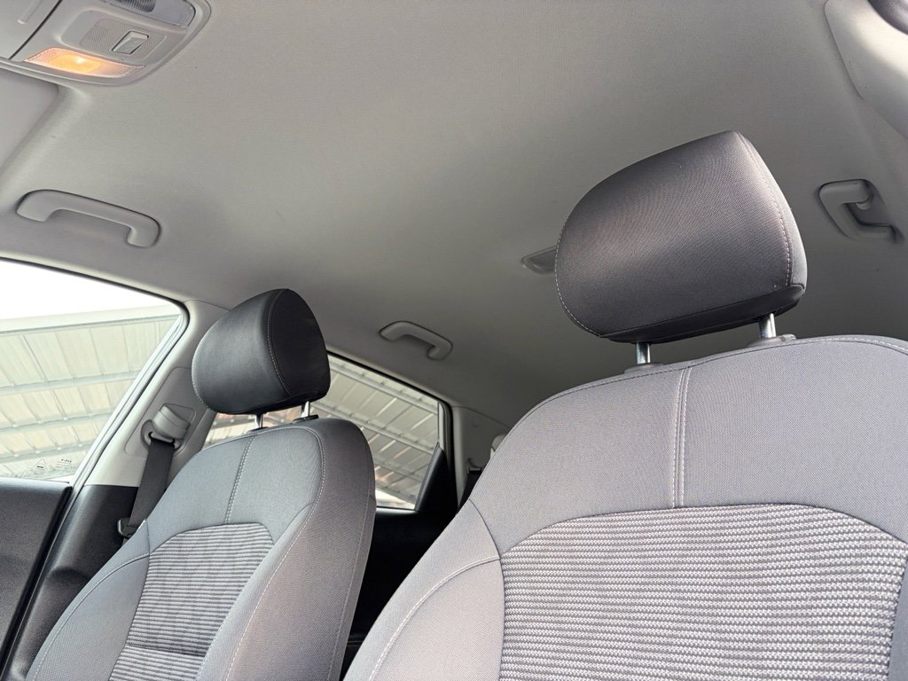 Used 2022 Kia Niro LXS image 23