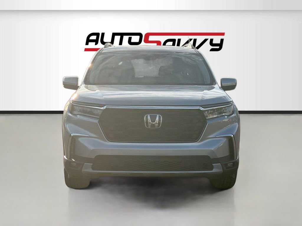 Used 2024 Honda Pilot Touring image 2