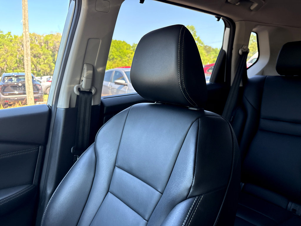 Used 2024 Nissan Rogue SL w/ SL Premium Package image 6