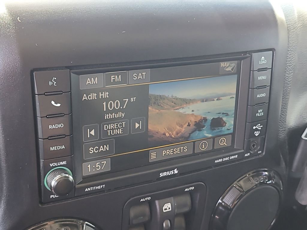 Certified 2017 Jeep Wrangler Unlimited Sahara AWD/4WD image 17