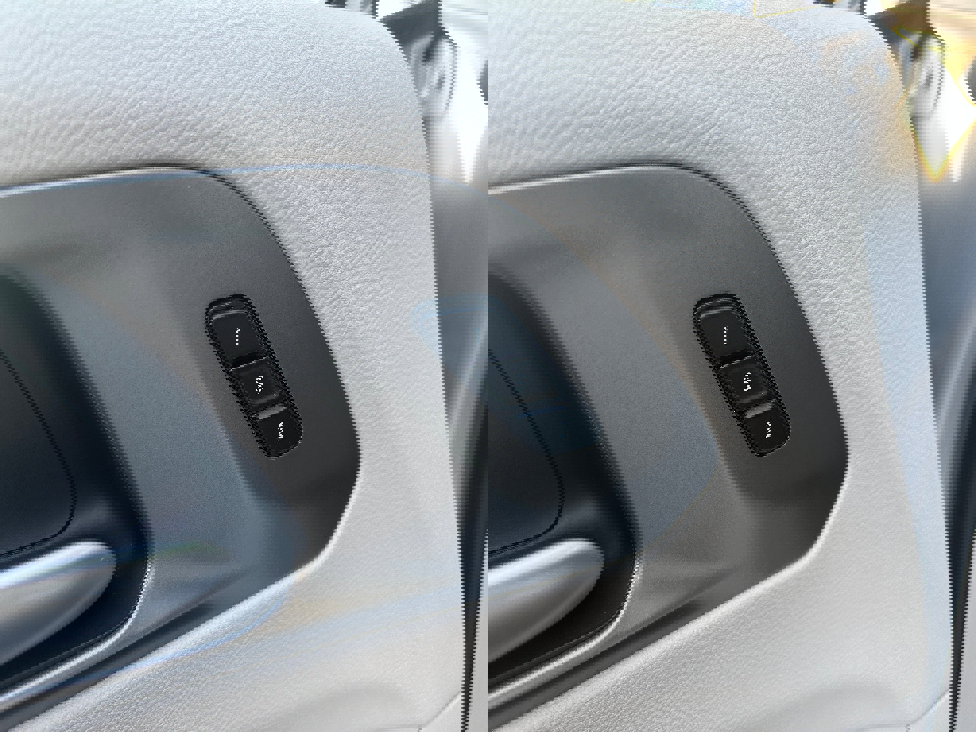 Used 2024 Chrysler Pacifica Touring-L image 15