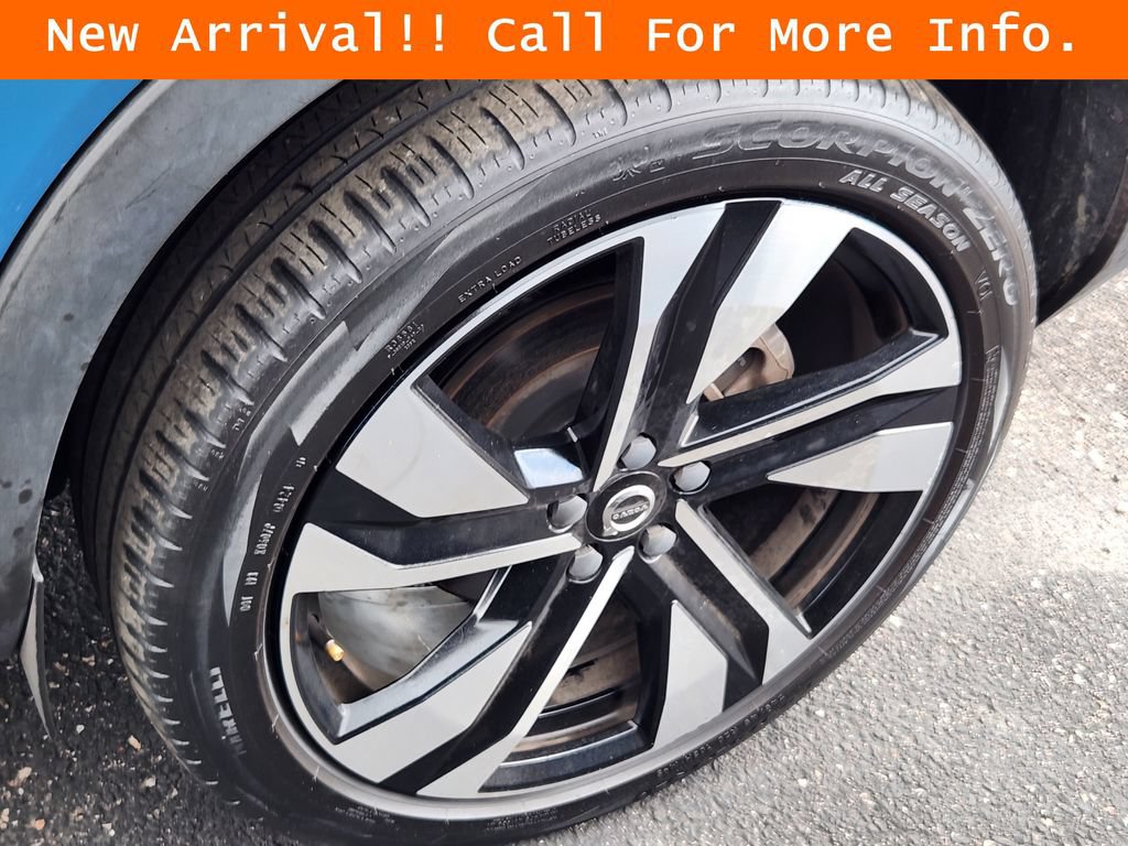 Used 2024 Volvo XC40 B5 Plus w/ Climate Package AWD/4WD image 10