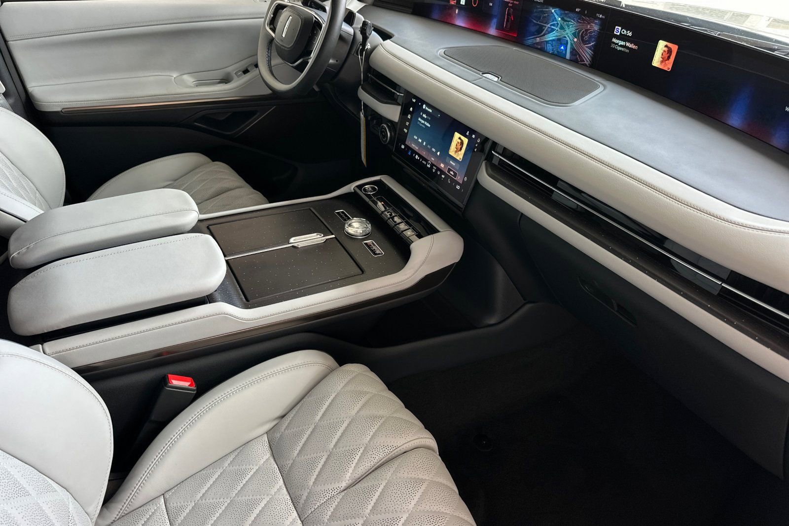 New 2026 Lincoln Navigator L Black Label AWD/4WD image 17