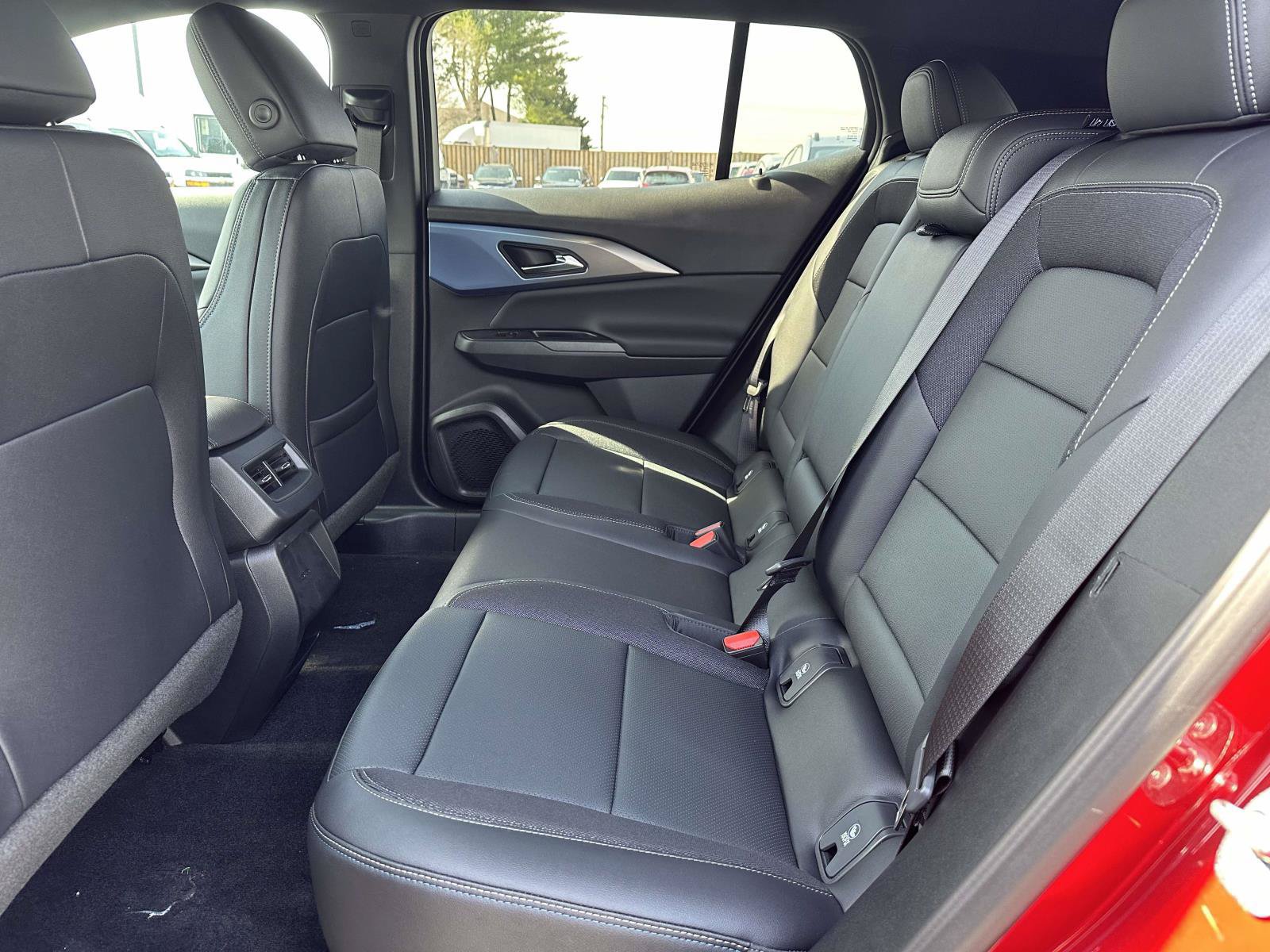 New 2026 Chevrolet Equinox EV LT w/ LPO, Blackout Package FWD image 22