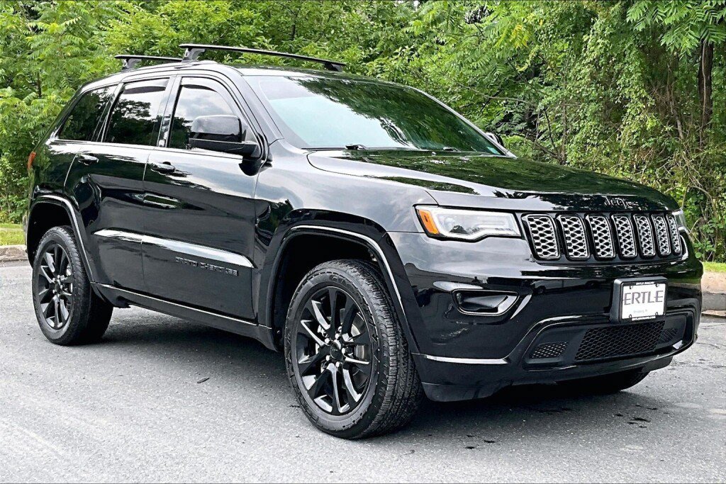 Used 2021 Jeep Grand Cherokee Laredo X AWD/4WD image 18