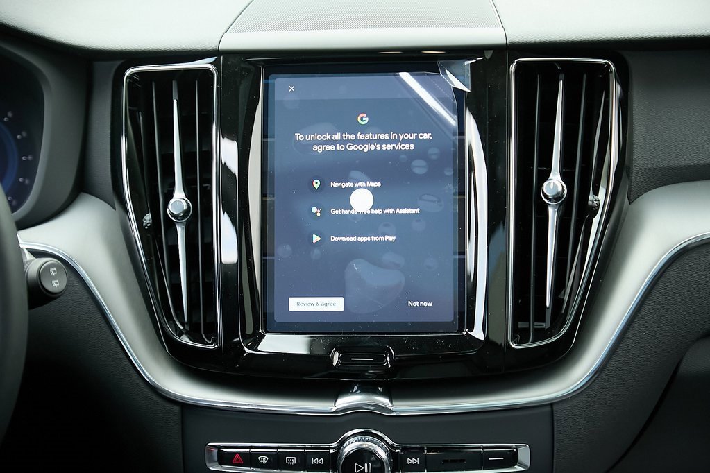 New 2025 Volvo XC60 B5 Core w/ Protection Package Premier image 23