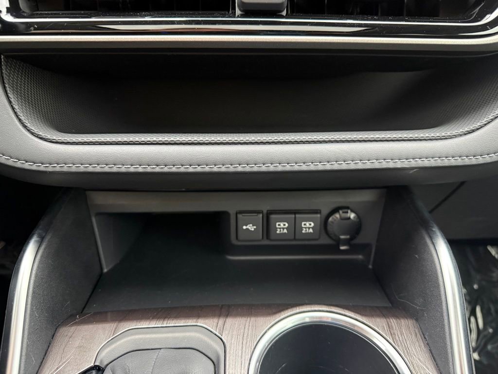 Used 2020 Toyota Highlander Limited image 30