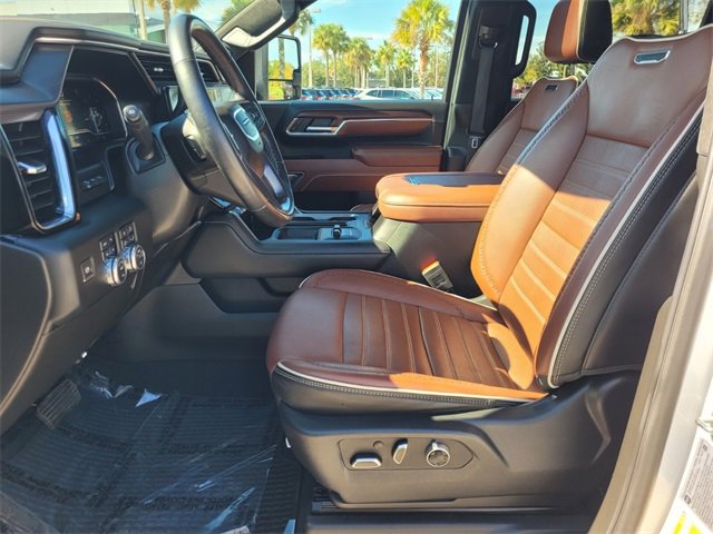 Used 2024 GMC Sierra 2500 Denali Ultimate w/ Max Trailering Package image 5