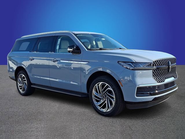 New 2026 Lincoln Navigator L Premier AWD/4WD image 2