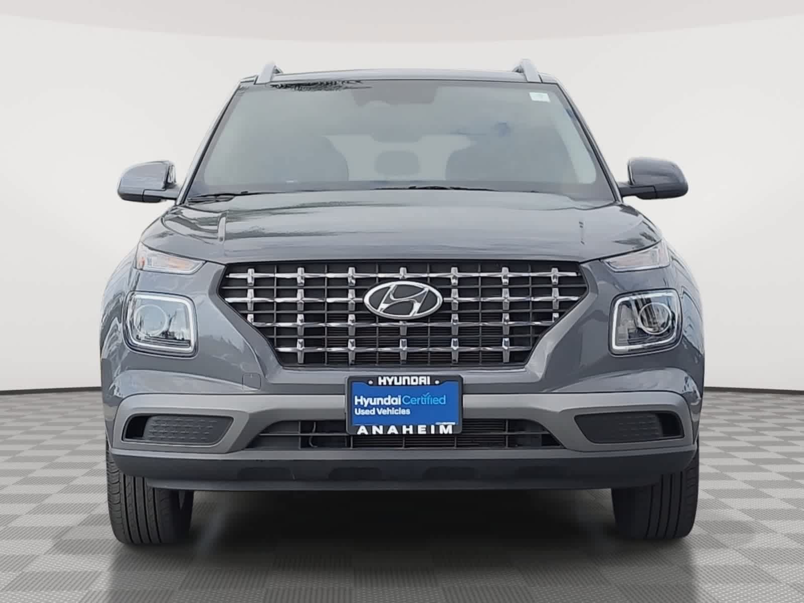Used 2025 Hyundai Venue SEL FWD image 2