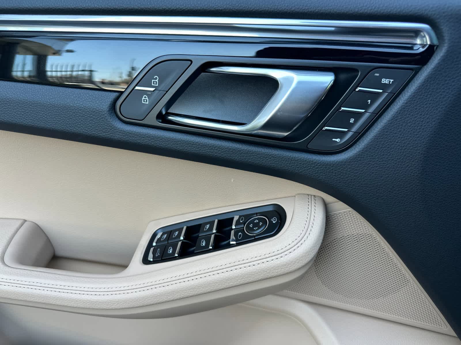 New 2026 Porsche Macan AWD/4WD image 12