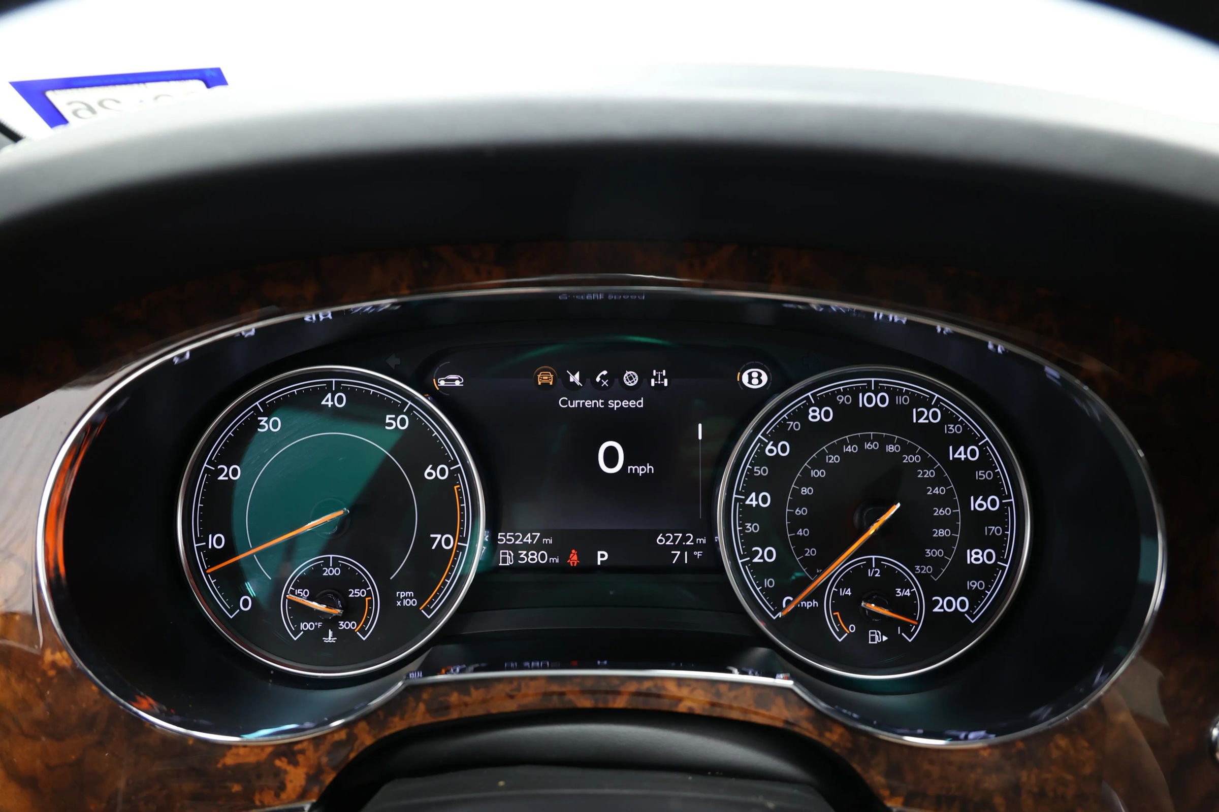 Used 2017 Bentley Bentayga image 32