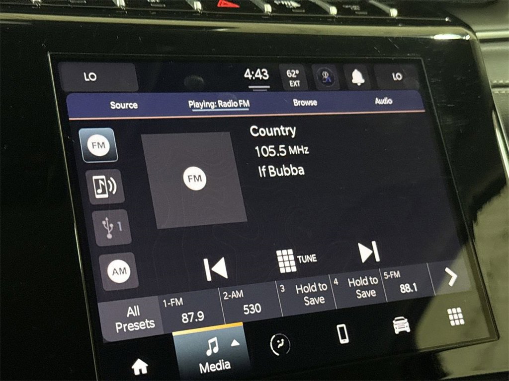 Used 2023 Jeep Grand Cherokee Laredo image 13