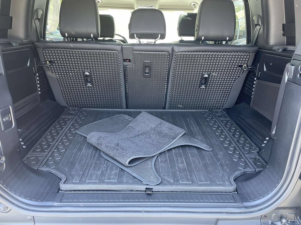 Certified 2024 Land Rover Defender 110 SE AWD/4WD image 14