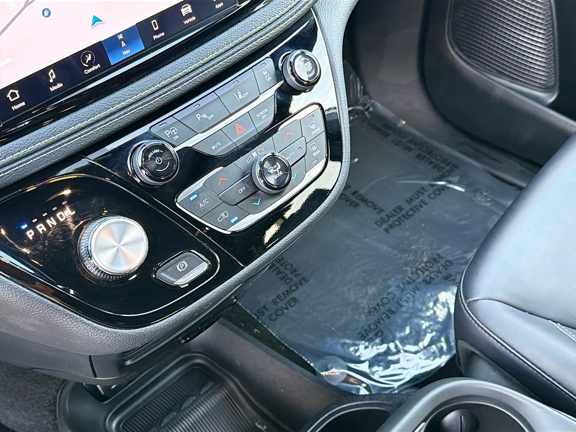 Used 2024 Chrysler Pacifica Limited image 29