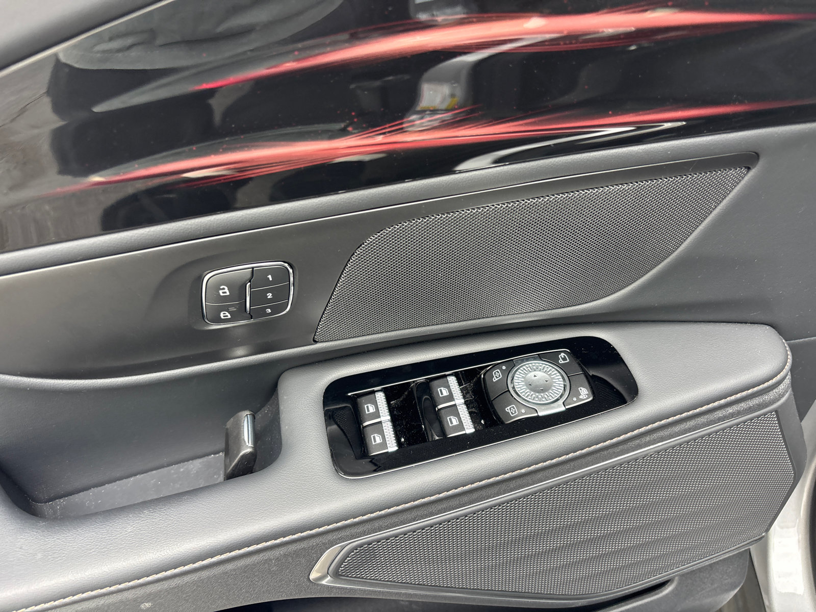 New 2026 Lincoln Nautilus Premier AWD/4WD image 12