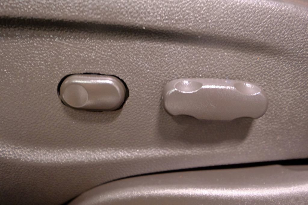 Used 2016 Chevrolet Trax LT w/ LT Sun and Sound Package image 35