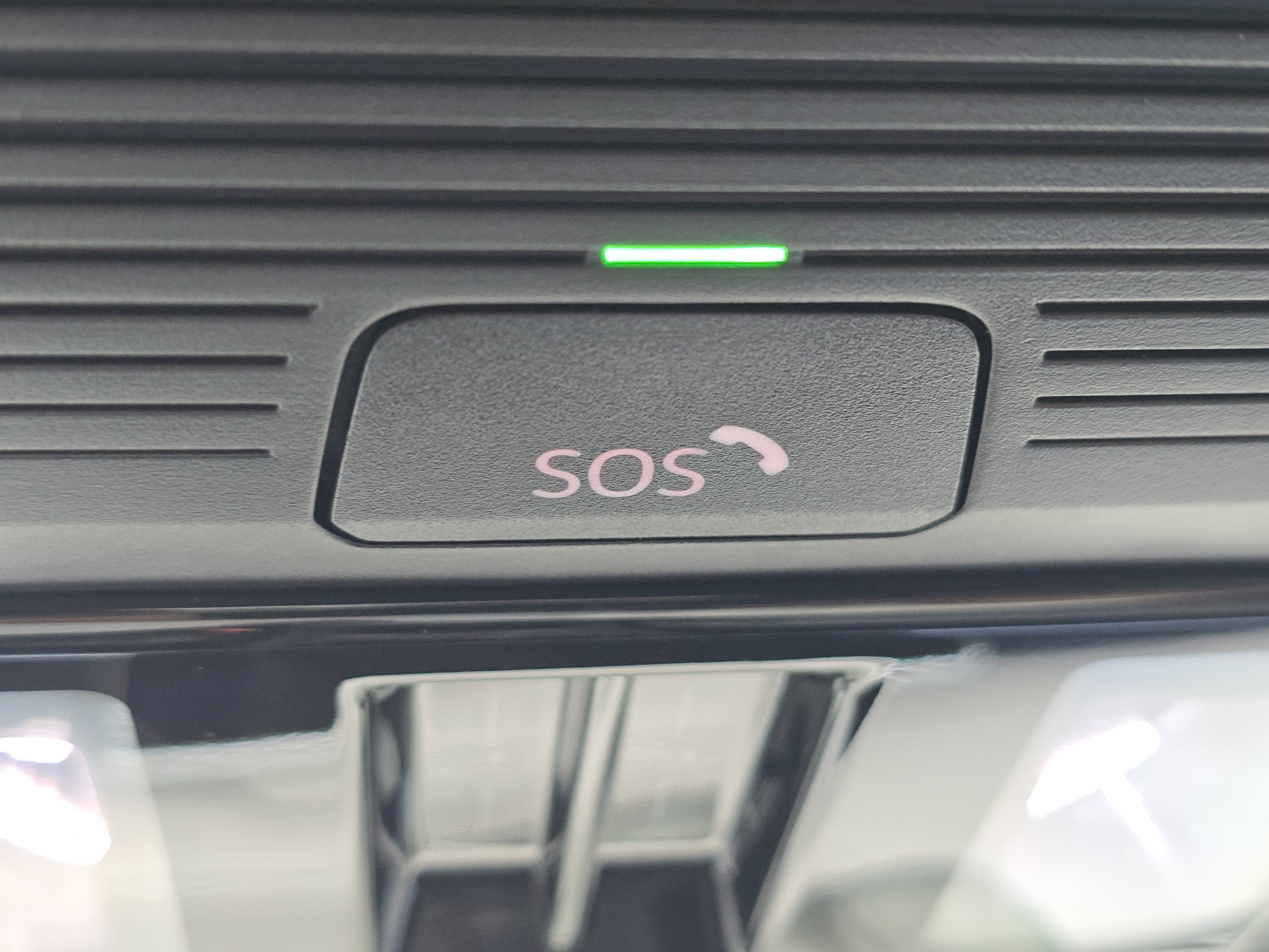 New 2025 Volkswagen Tiguan SE R-Line image 26