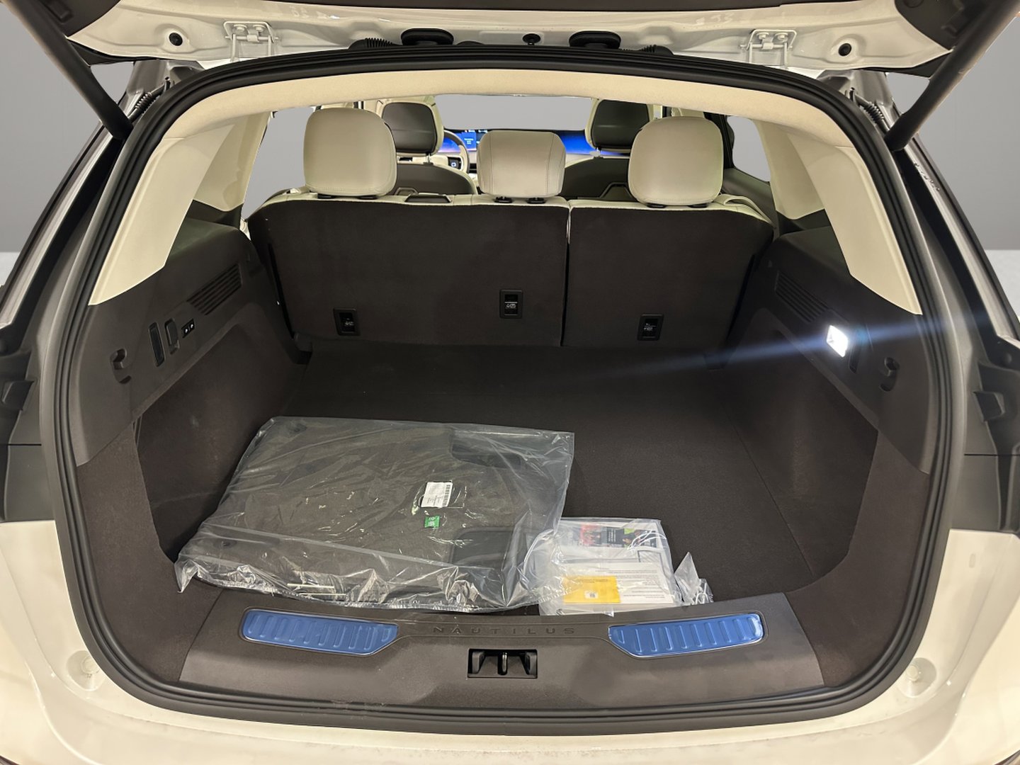 New 2026 Lincoln Nautilus Black Label image 7