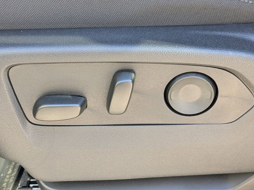 New 2025 Chevrolet Silverado 1500 Custom image 19