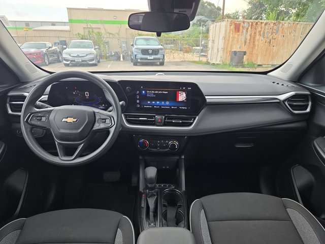 Used 2025 Chevrolet TrailBlazer LT AWD/4WD image 24