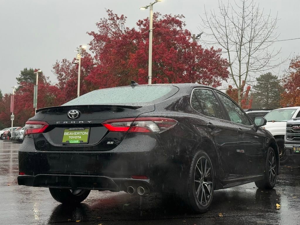 Used 2024 Toyota Camry SE image 5