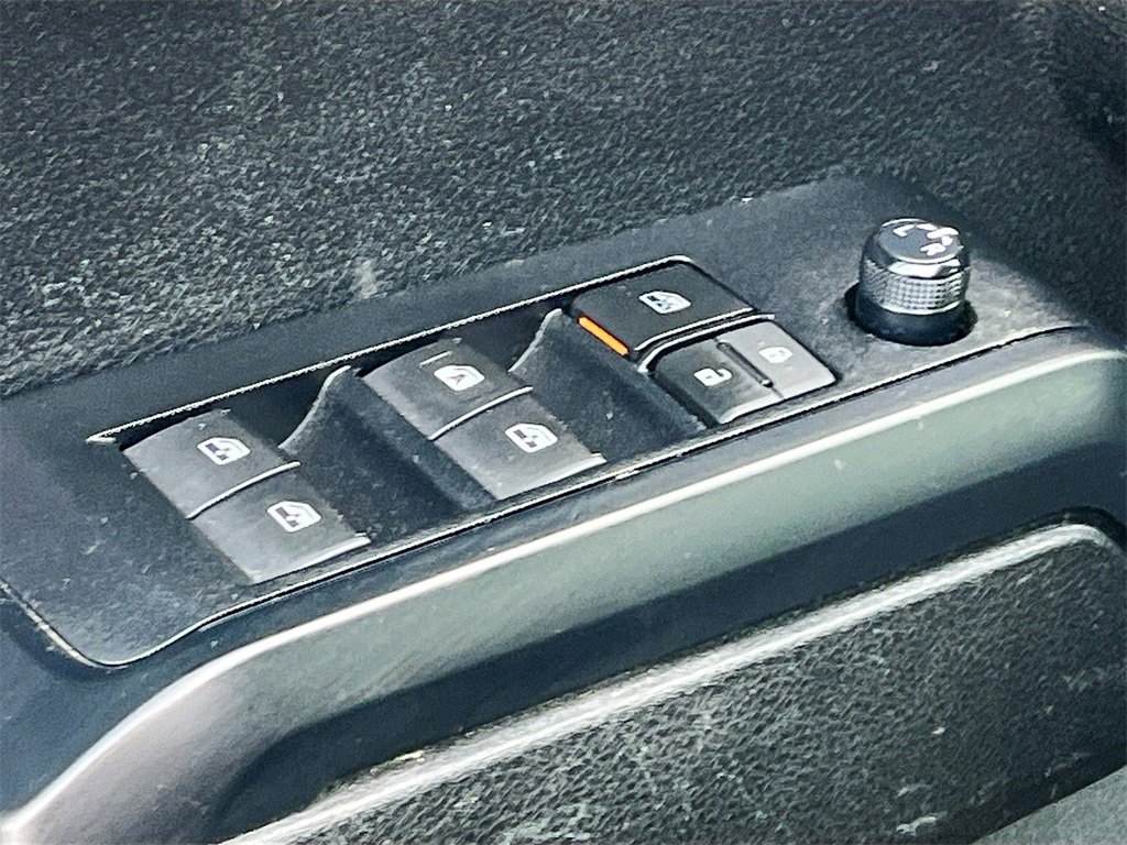 Used 2022 Toyota Tacoma SR w/ SR Convenience Package image 18