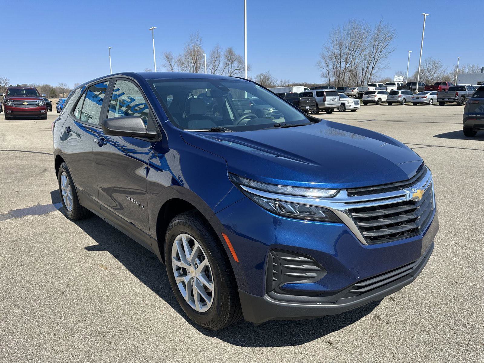 Used 2022 Chevrolet Equinox LS AWD/4WD image 11