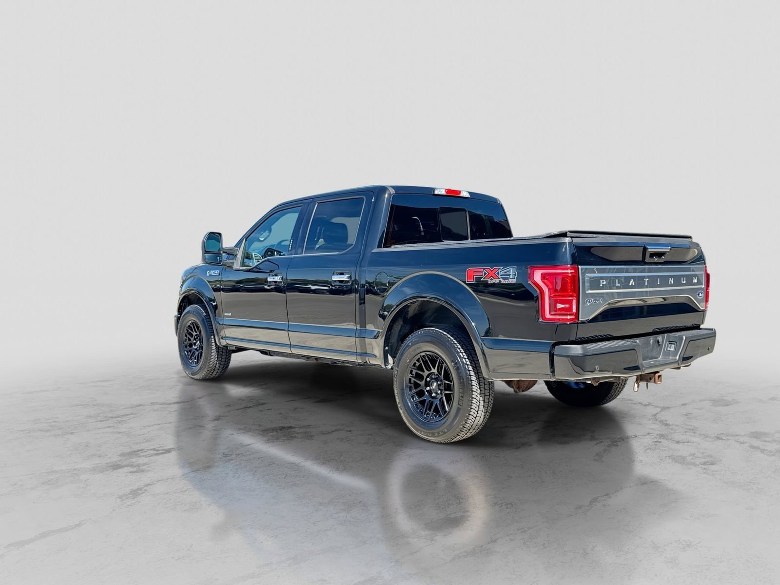 Used 2017 Ford F150 Platinum w/ Equipment Group 701A Luxury AWD/4WD image 5