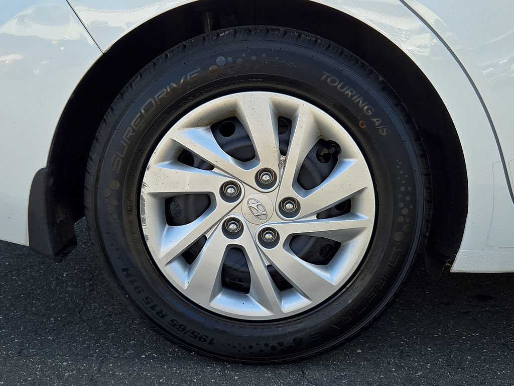 Used 2018 Hyundai Elantra SE FWD image 11