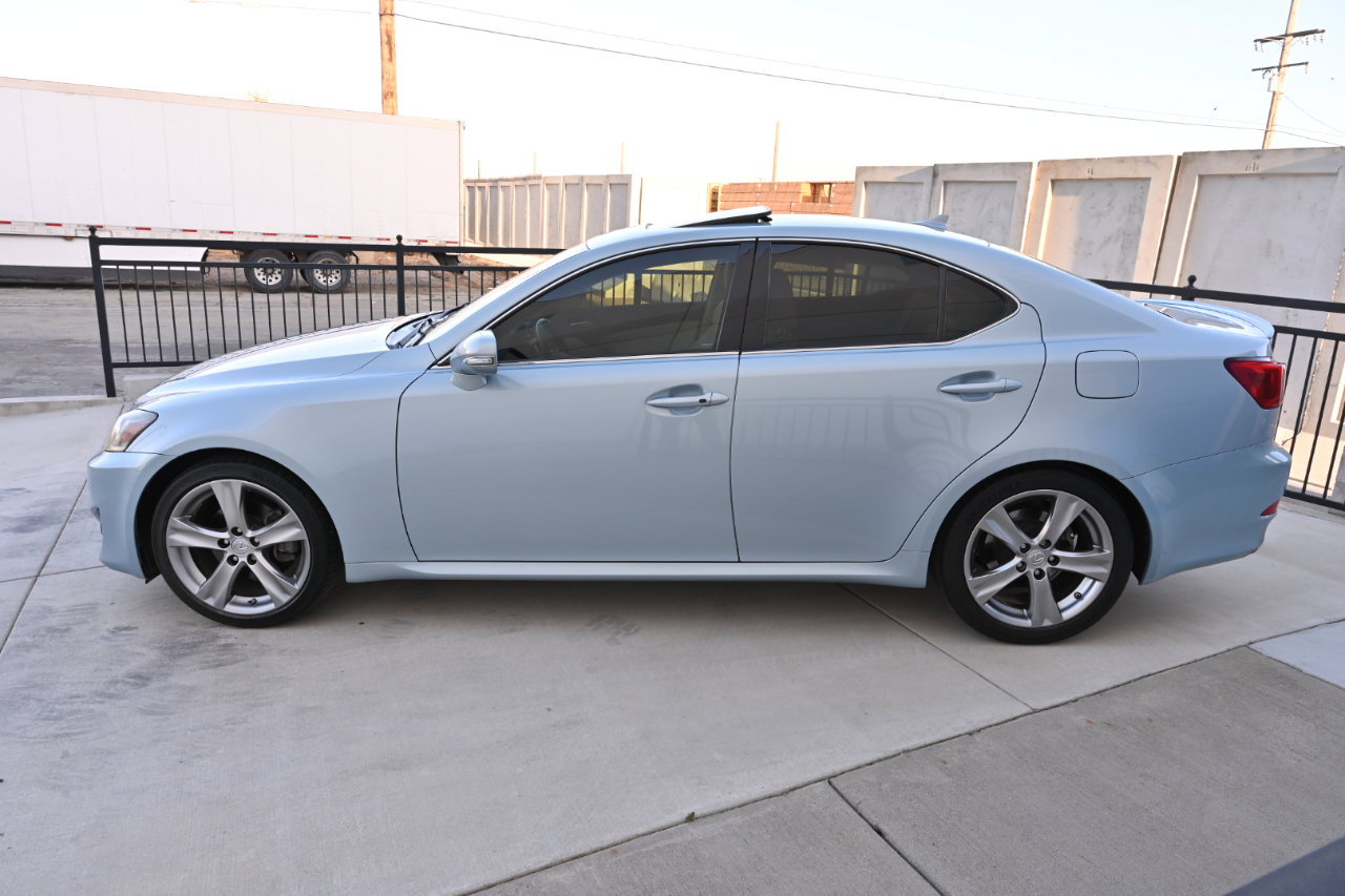 Used 2011 Lexus IS 250 w/ Premium Pkg Value Edition RWD image 3