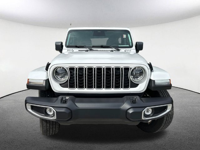 Used 2026 Jeep Wrangler Unlimited Sahara AWD/4WD image 3