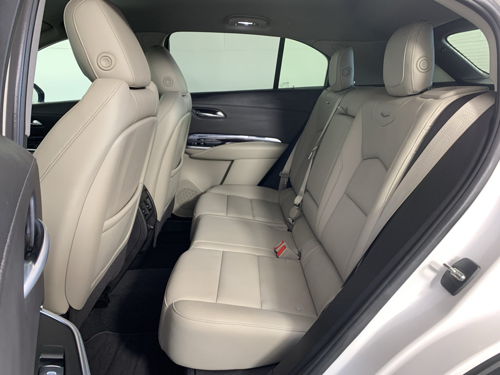 Used 2021 Cadillac XT4 Luxury w/ Cold Weather Package FWD image 30