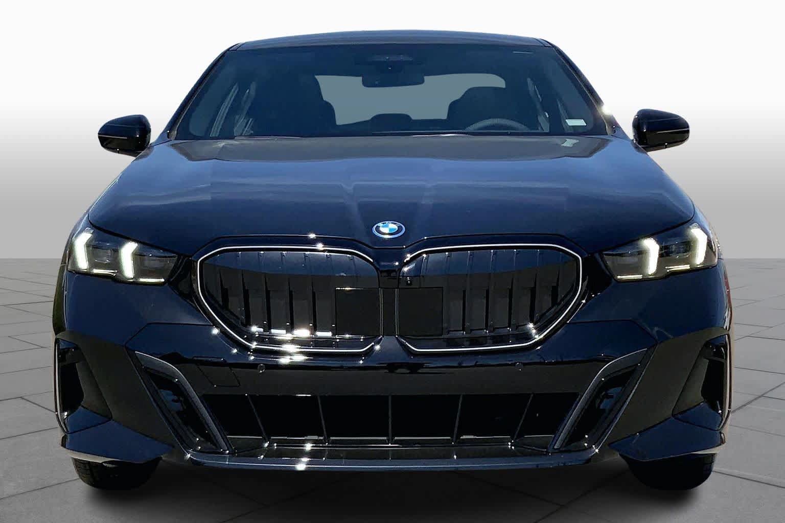 New 2026 BMW 550e xDrive AWD/4WD image 3