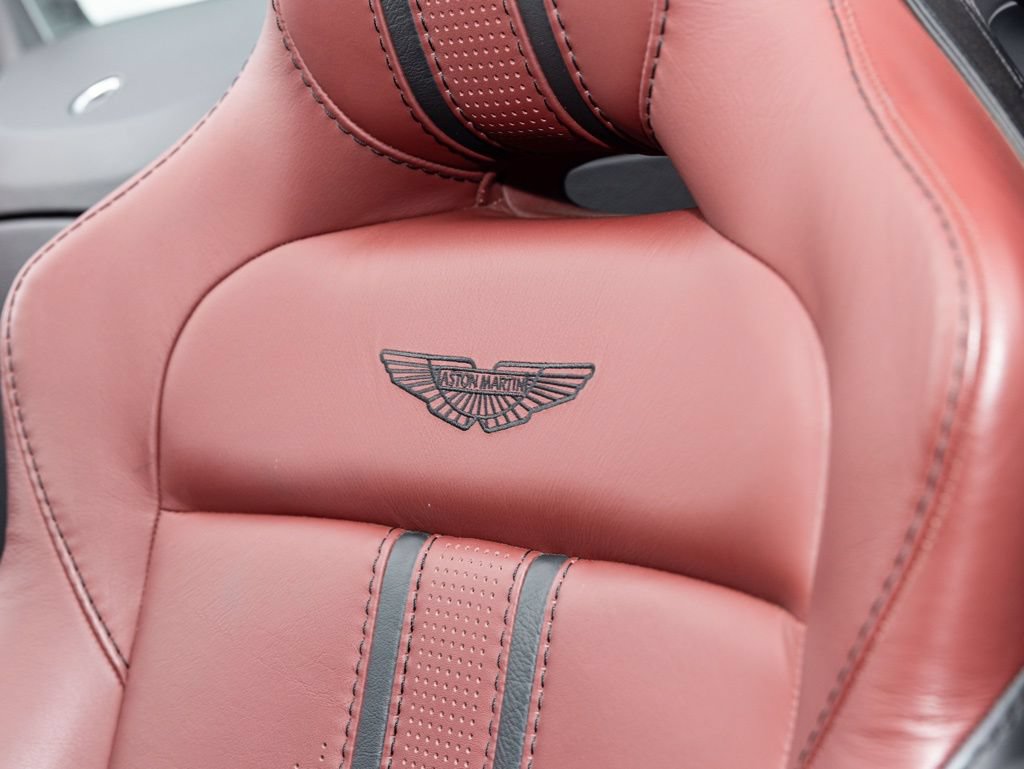 Used 2021 Aston Martin V8 Vantage Roadster RWD image 24