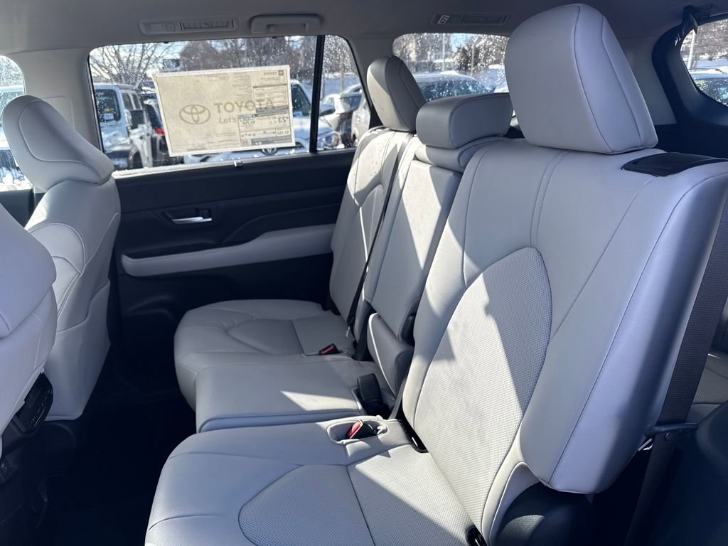 New 2026 Toyota Grand Highlander XLE image 13