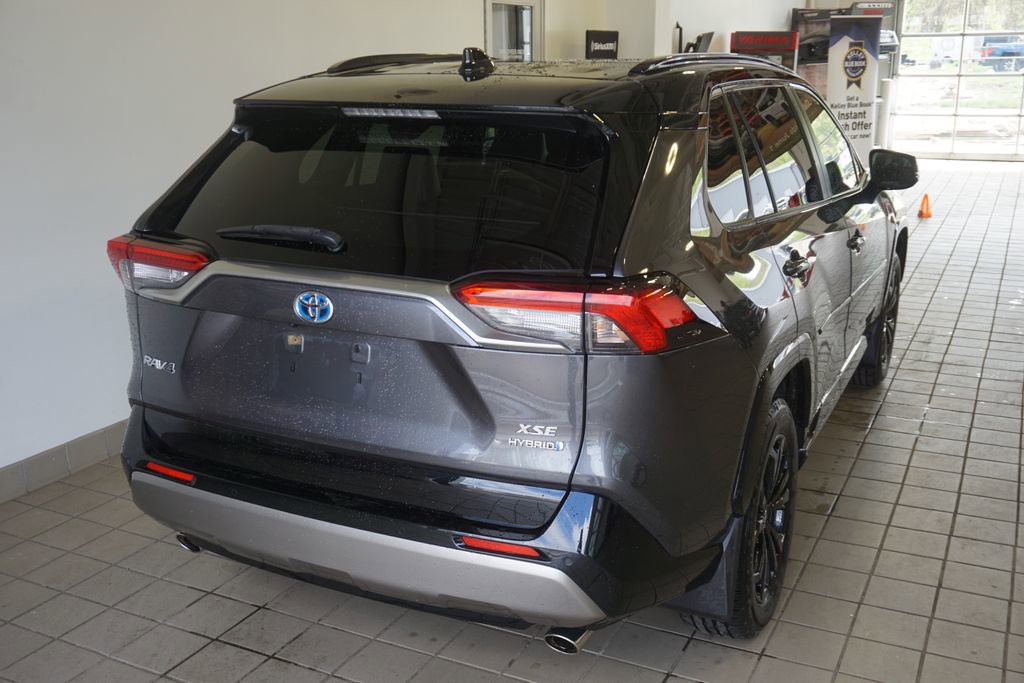 Used 2022 Toyota RAV4 XSE AWD/4WD image 14