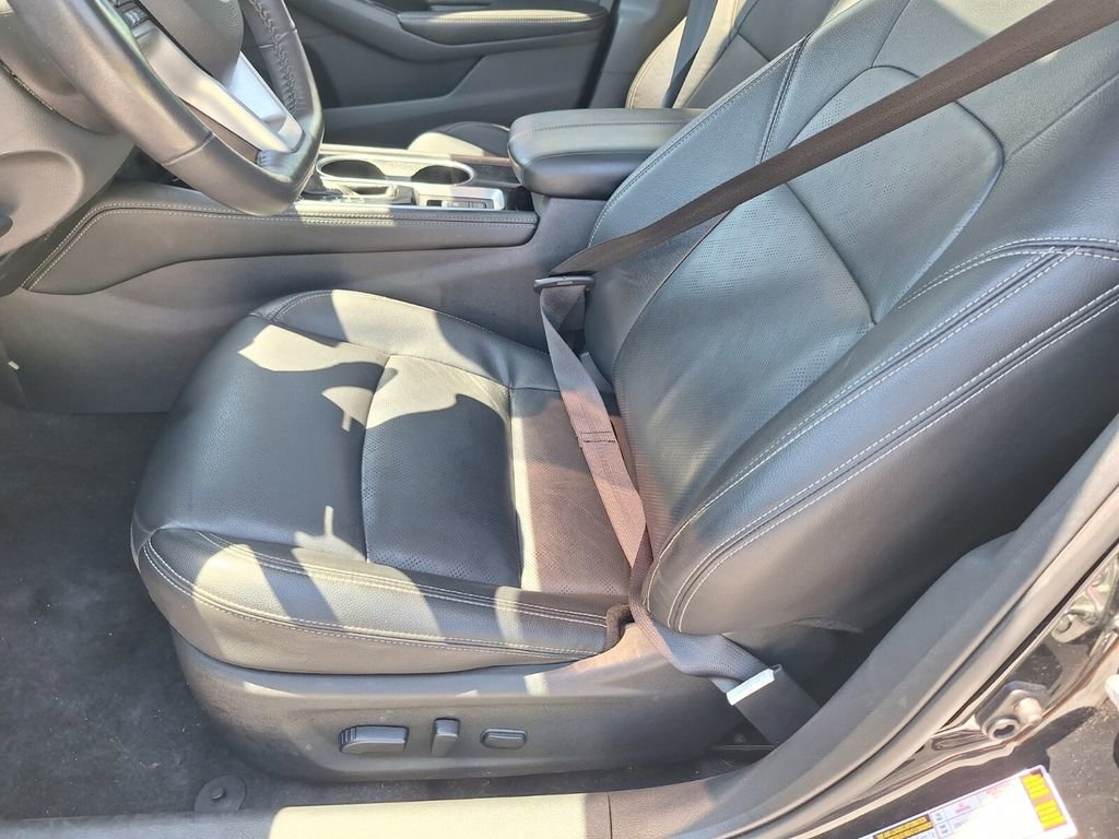 Used 2025 Nissan Altima 2.5 SL FWD image 10