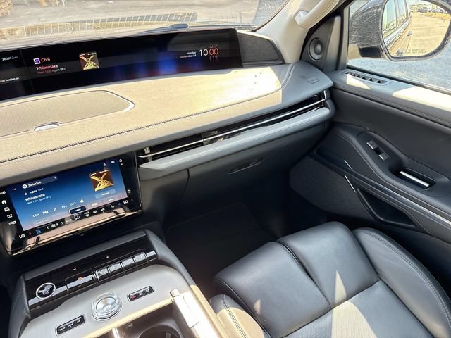 Certified 2025 Lincoln Navigator Reserve AWD/4WD image 15