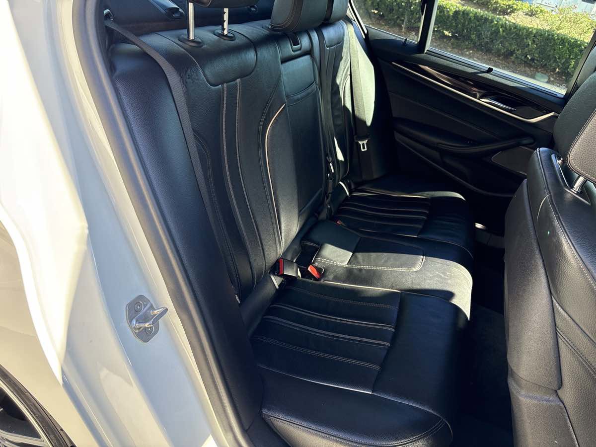 Used 2019 BMW 540i w/ M Sport Package image 14