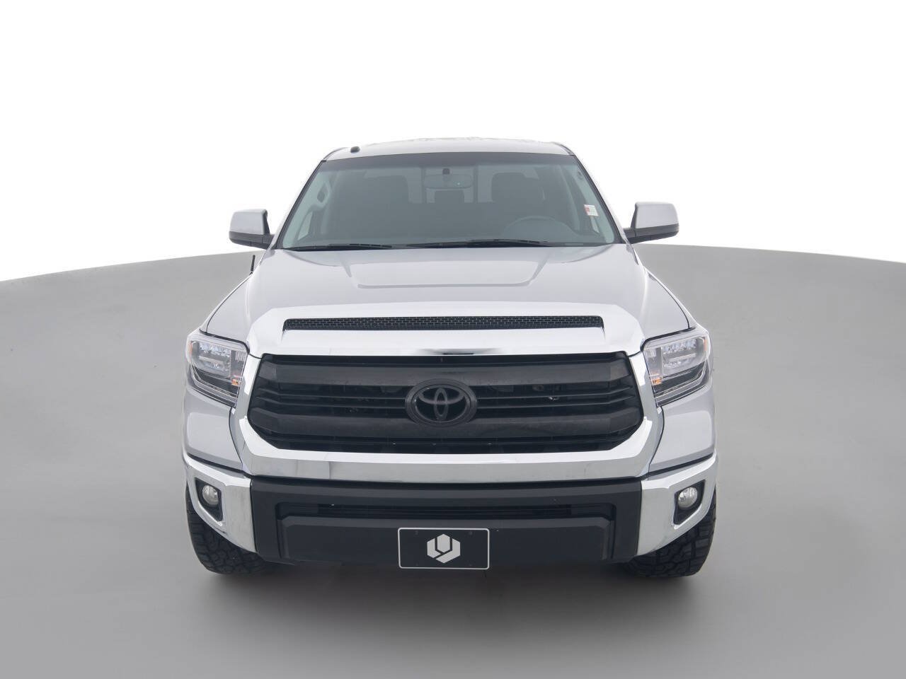 Used 2015 Toyota Tundra SR5 w/ SR5 Upgrade Package RWD image 2