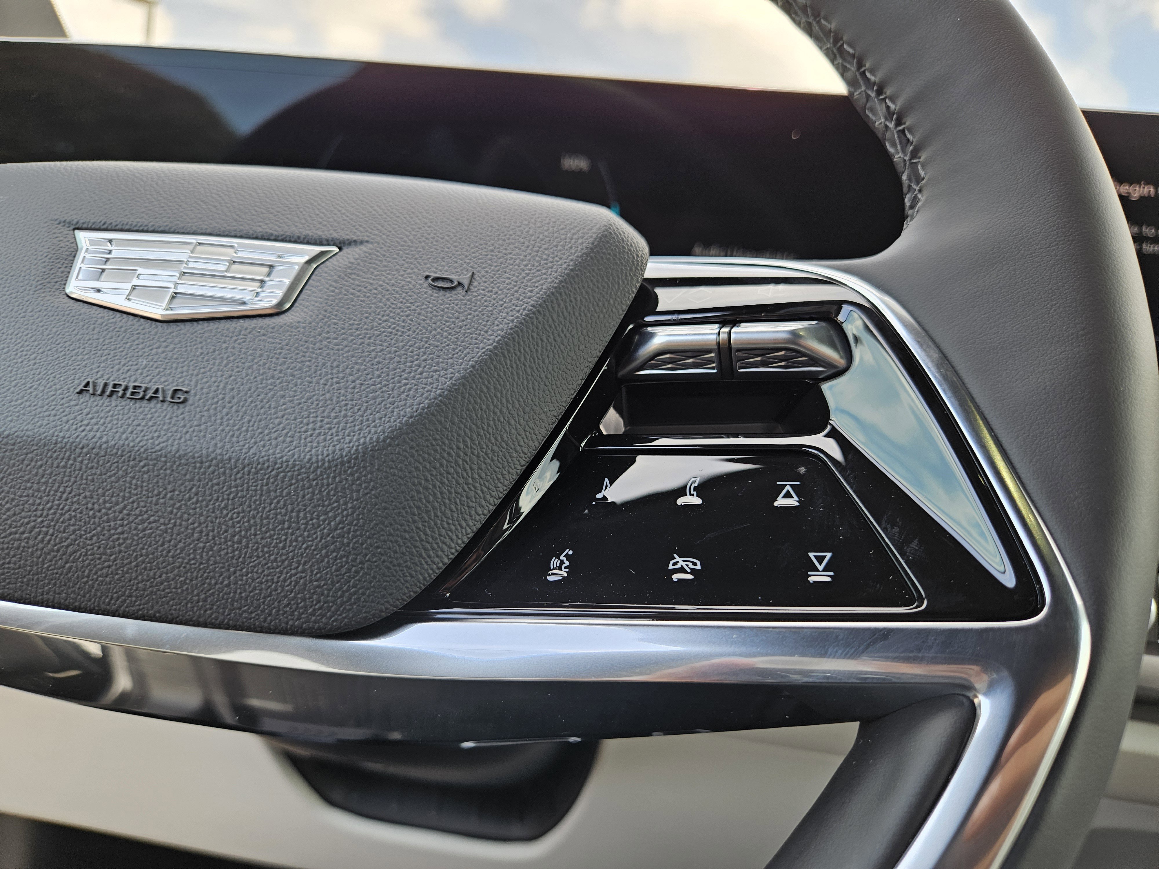 New 2026 Cadillac Vistiq Luxury w/ LPO, Floor Liner Package AWD/4WD image 32