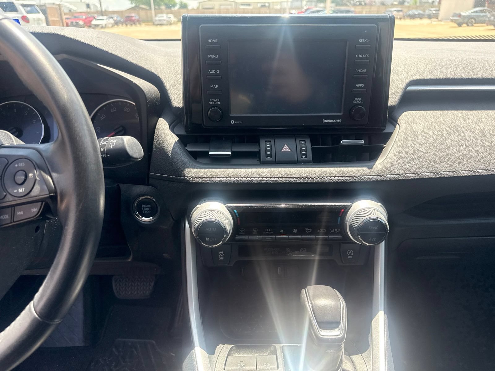 Used 2020 Toyota RAV4 XLE Premium FWD image 13