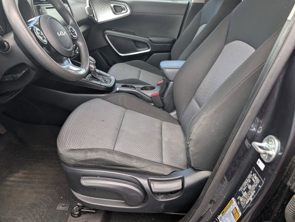 Used 2022 Kia Soul LX w/ Technology Package FWD image 9