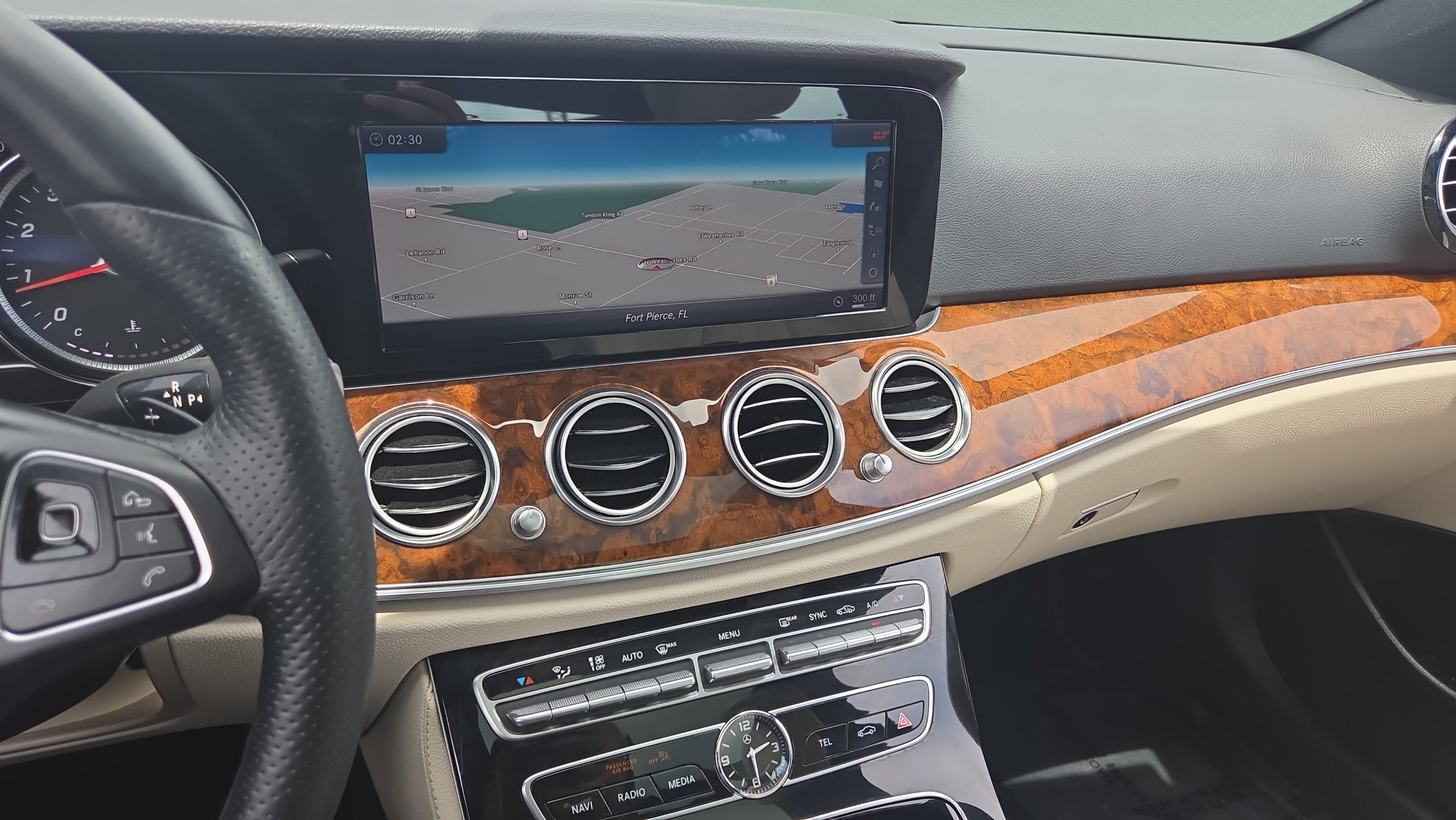 Used 2018 Mercedes-Benz E 300 image 25